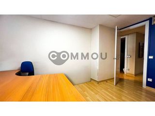 Oficina en venta en Santa Clara-Caputxins-Hospital en Vic