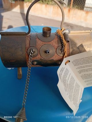 Botijo de Saguntino del año 1911.corcho y latón