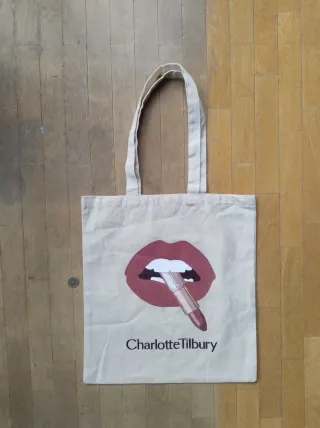 Bolsa 'tote bag' de Charlotte Tilbury