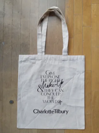 Bolsa 'tote bag' de Charlotte Tilbury