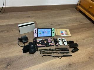 Nintendo Switch OLED con accessori