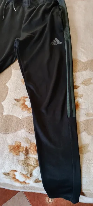 Pantalón de chándal Adidas original negro y gris