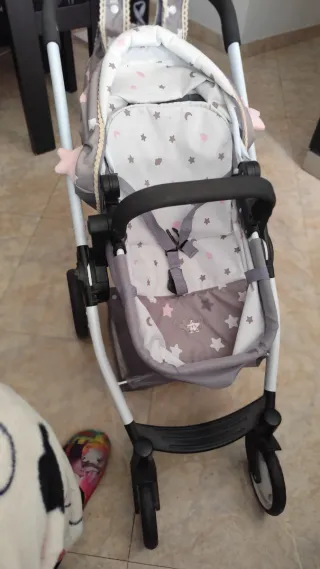 Carrito de muñecas gris con estrellas