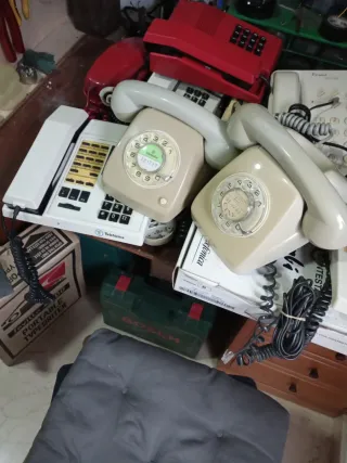 Lote 12 teléfonos antiguos