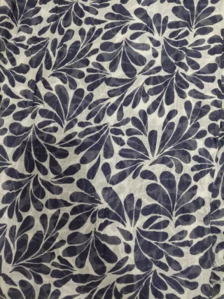 Pañuelo estampado Mango azul y blanco