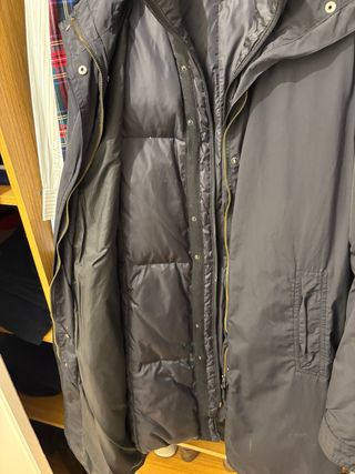 Plumas negro largo con doble cremallera.