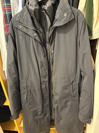 Plumas negro largo con doble cremallera.