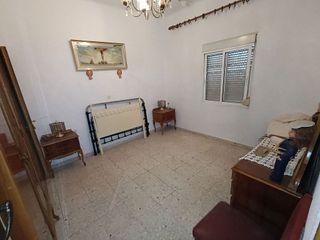 Chalet en venta en Linares