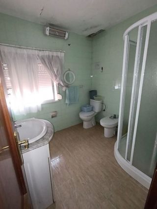 Chalet en venta en Linares