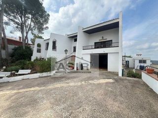 Chalet en venta en Zona Urbanizaciones en Alzira
