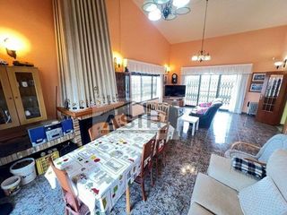 Chalet en venta en Zona Urbanizaciones en Alzira