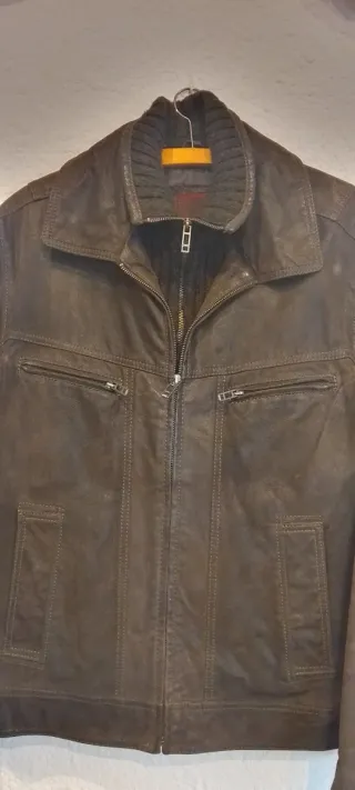 Chaqueta de piel marrón