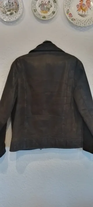 Chaqueta de piel marrón