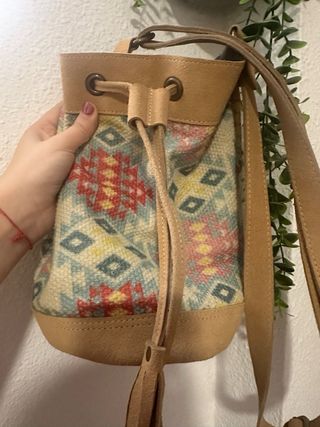 Bolso tipo saco piel étnico