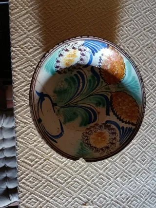 Lotto di 2 antichi piatti profondi, ciascuno vale 25