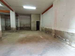 Local comercial en alquiler en Benetússer