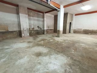 Local comercial en alquiler en Benetússer