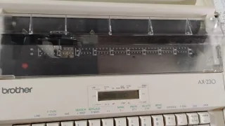 Máquina de escribir Brother AX-230