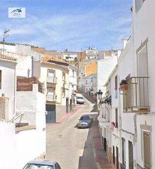 Chalet en venta en Huelma