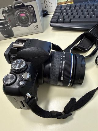 Olympus E-410 Cámara Digital Doble Zoom Kit