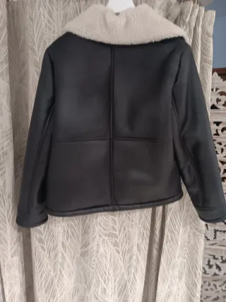 Cazadora Naf Naf doble faz negra