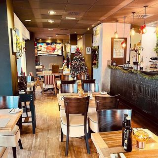 Local comercial en alquiler en Los Naranjos - Las Brisas en Marbella