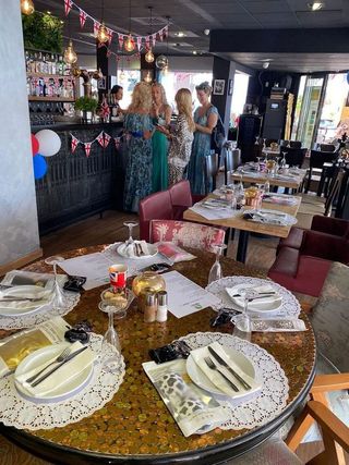 Local comercial en alquiler en Los Naranjos - Las Brisas en Marbella