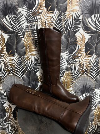 Stivali alti marroni