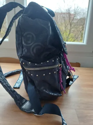 Mochila Desigual Negra y Rosa