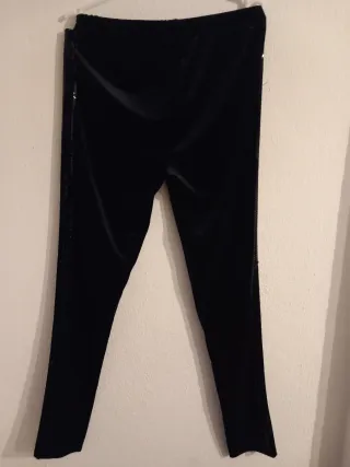 Leggings negros con lentejuelas