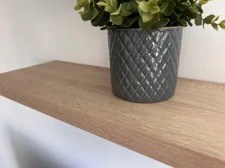 Mueble expositor madera y dos estanterías