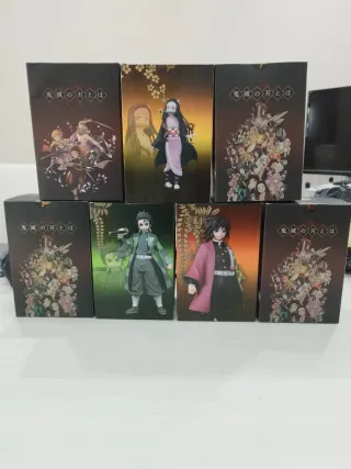 Action Figure Demon Slayer nuove con scatola