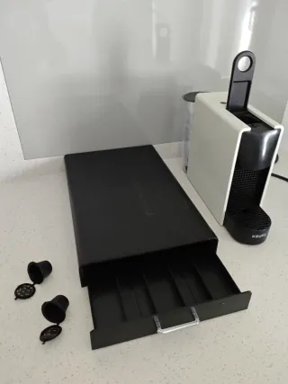 Cafetera Nespresso Krups Compacta