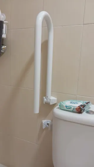 Barra de seguridad para baño