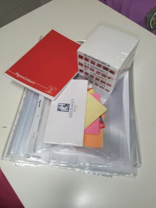Cancelleria ufficio/scuola: quaderni, post-it ecc