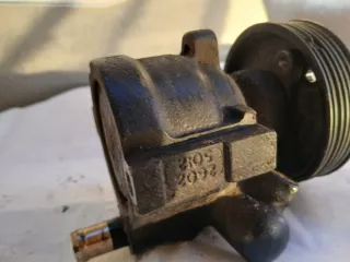 Bomba Dirección Renault