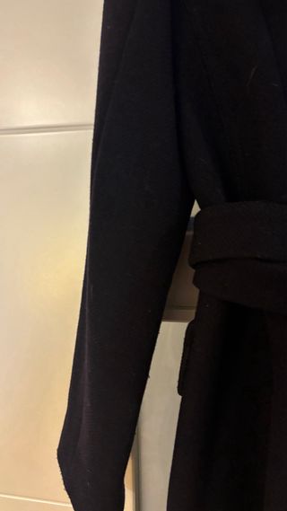 Abrigo Zara Woman elegante negro con cinturón