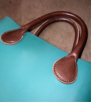 Borsa O bag Teal con manici marroni