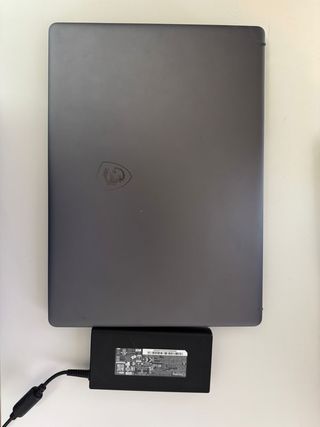 MSI Creator Z16 AVERIADO + cargador original