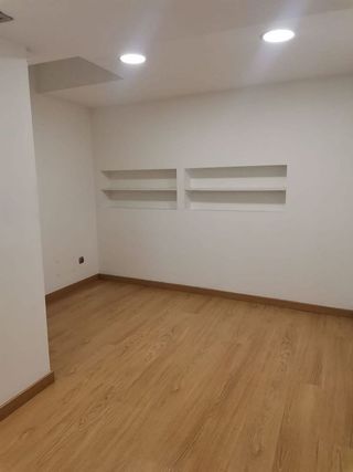 Local comercial en alquiler en Ensanche - Sar en Santiago de Compostela