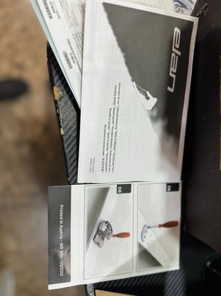 Fijaciones de esquí medias en las fotos