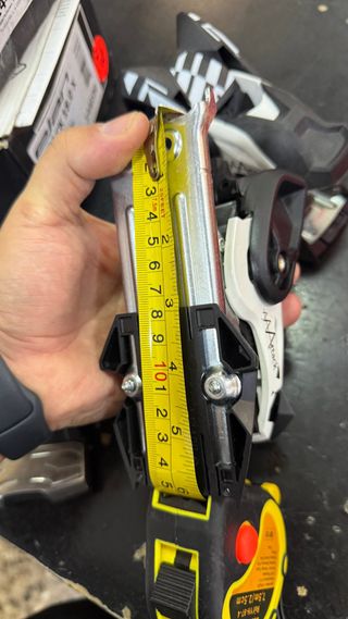 Fijaciones de esquí medias en las fotos