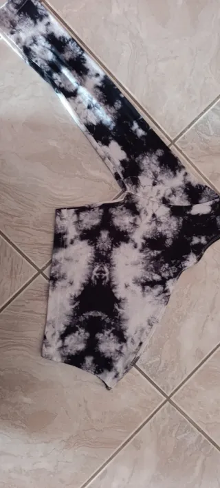 Top manica lunga effetto marmo