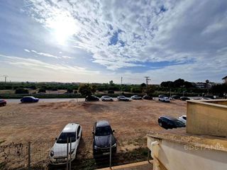 Casa adosada en alquiler en Moncada