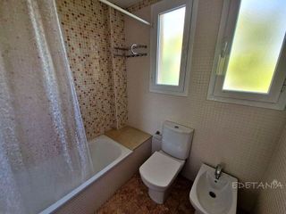 Casa adosada en alquiler en Moncada