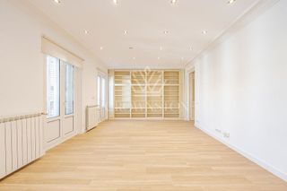 Piso en alquiler en Recoletos en Madrid