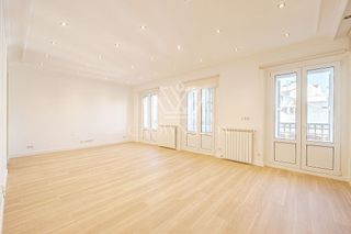 Piso en alquiler en Recoletos en Madrid