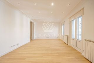 Piso en alquiler en Recoletos en Madrid