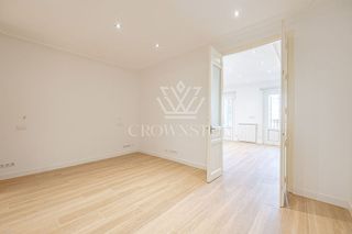 Piso en alquiler en Recoletos en Madrid