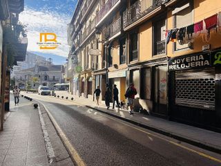 Local comercial en alquiler en Laredo